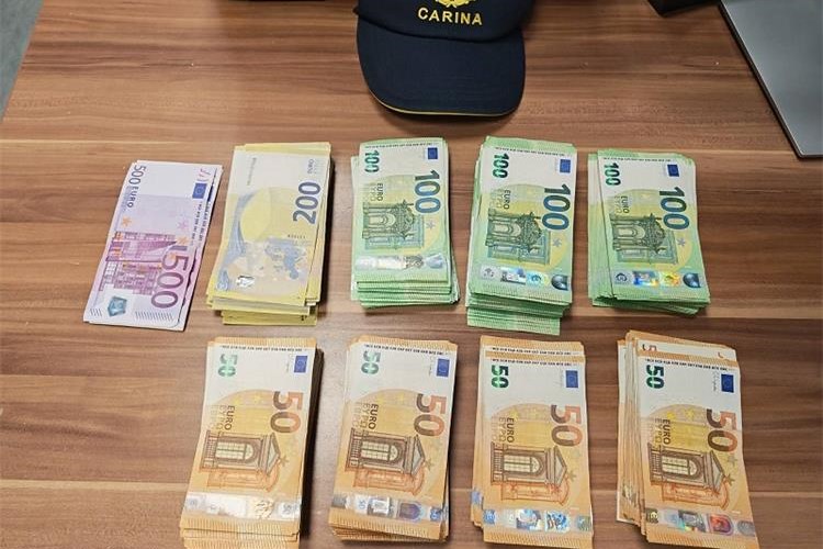 Dvije žene pokušale prošvercati gotovo 100.000 €!